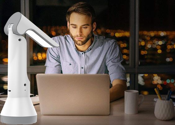 Sắm vai đèn học khi bạn cần tới 1